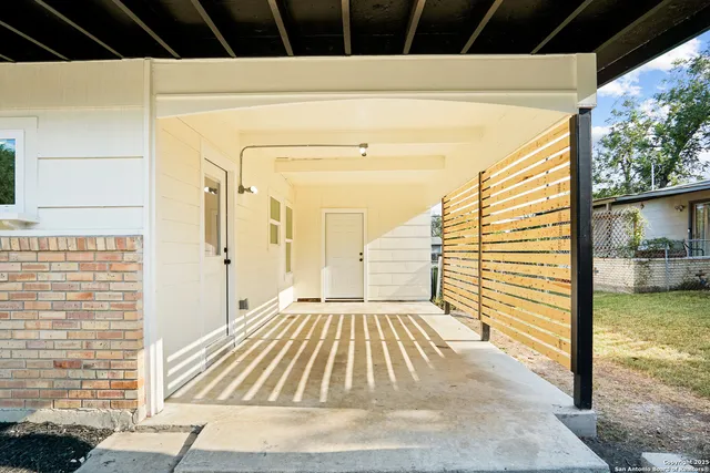 $1,800 | 462 Springwood Lane, San Antonio, TX 78216