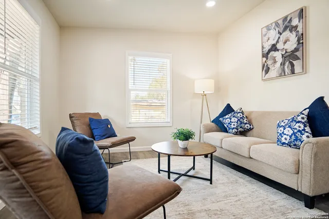 $1,800 | 462 Springwood Lane, San Antonio, TX 78216