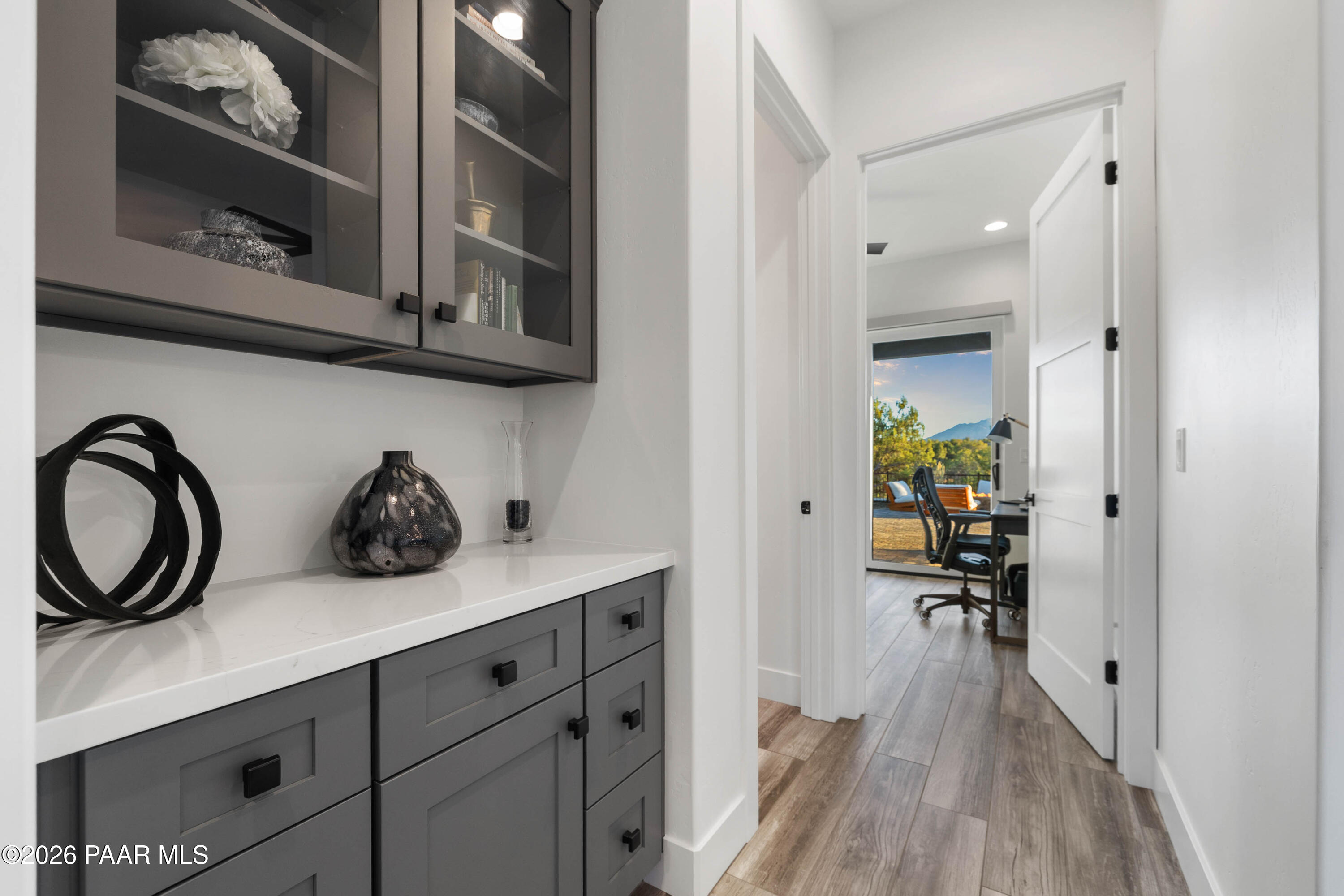 5475 West Three Forks Road Prescott, AZ 86305 - Photo 43 of 65 43-Hallway (2)