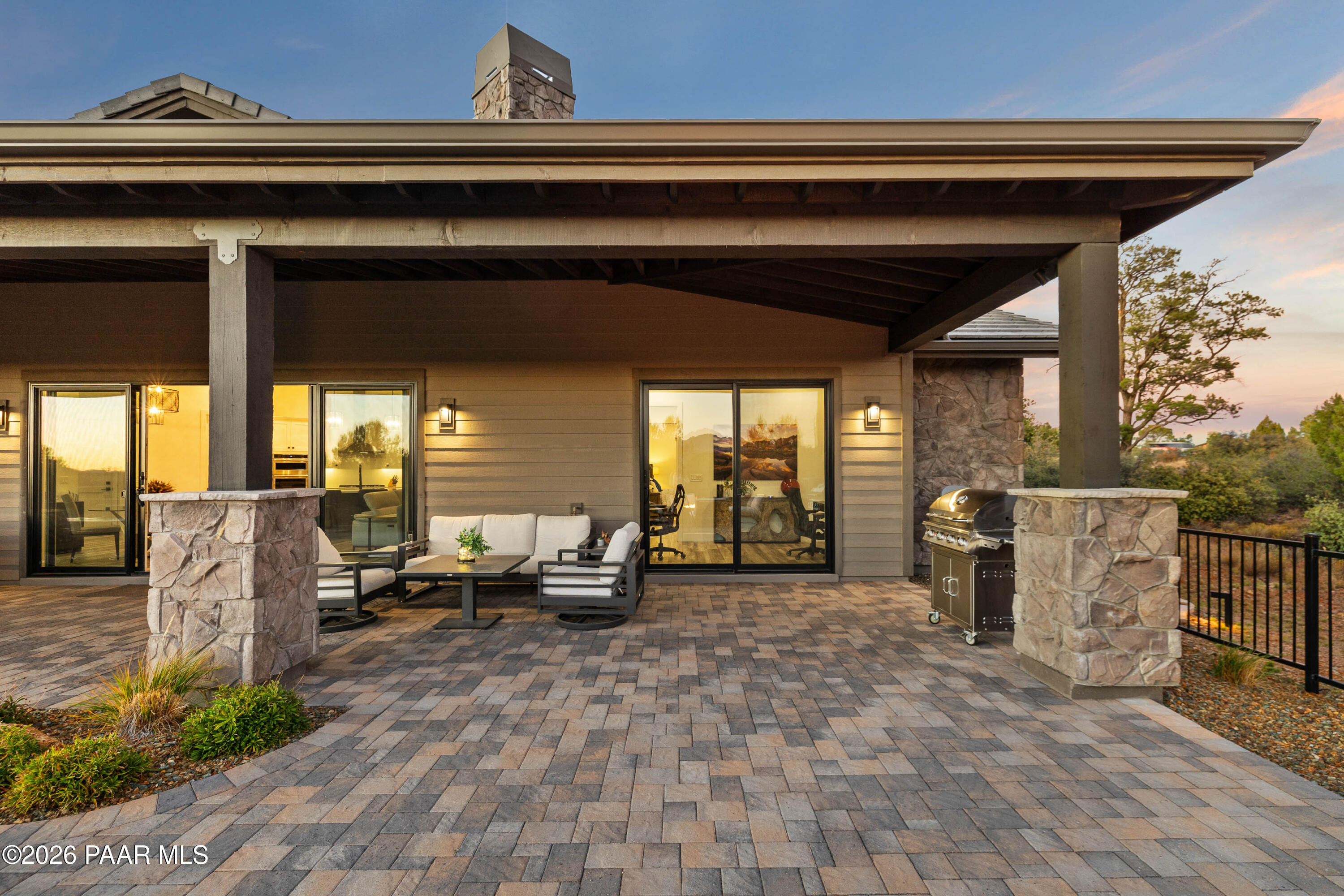 5475 West Three Forks Road Prescott, AZ 86305 - Photo 61 of 65 a living room with furniture