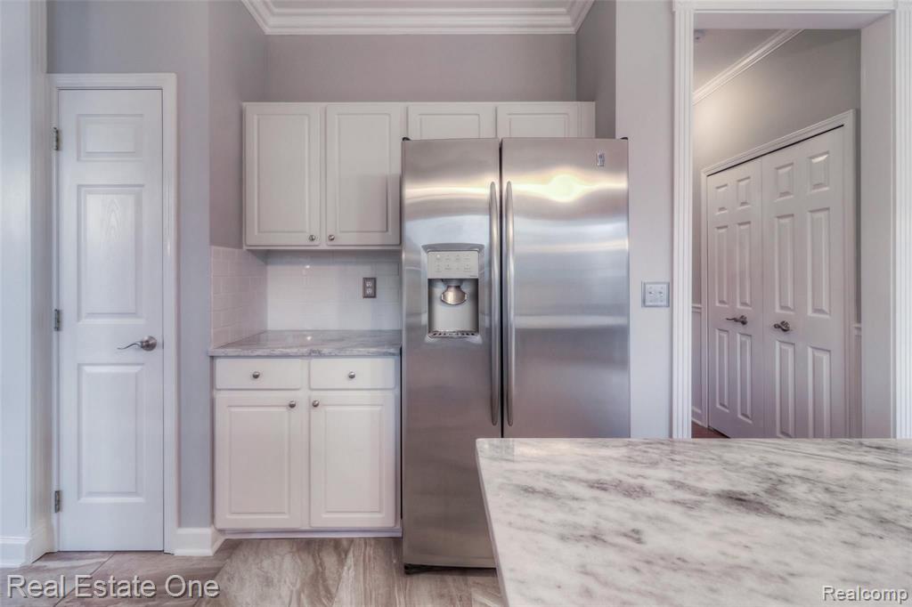 2703 Oak View Court Rochester Hills, MI 48307 - Photo 9 of 53