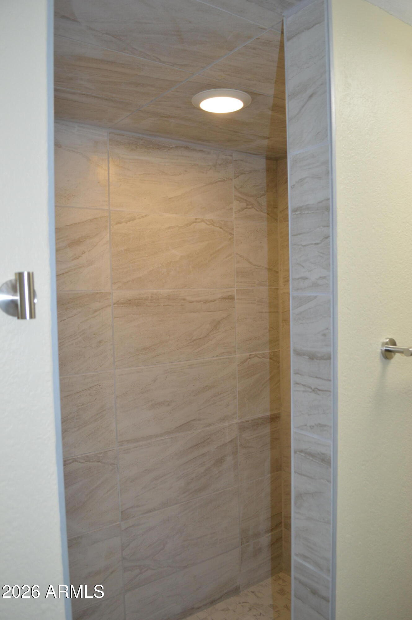 1340 North Recker Road, Unit 337 Mesa, AZ 85205 - Photo 9 of 11 shower
