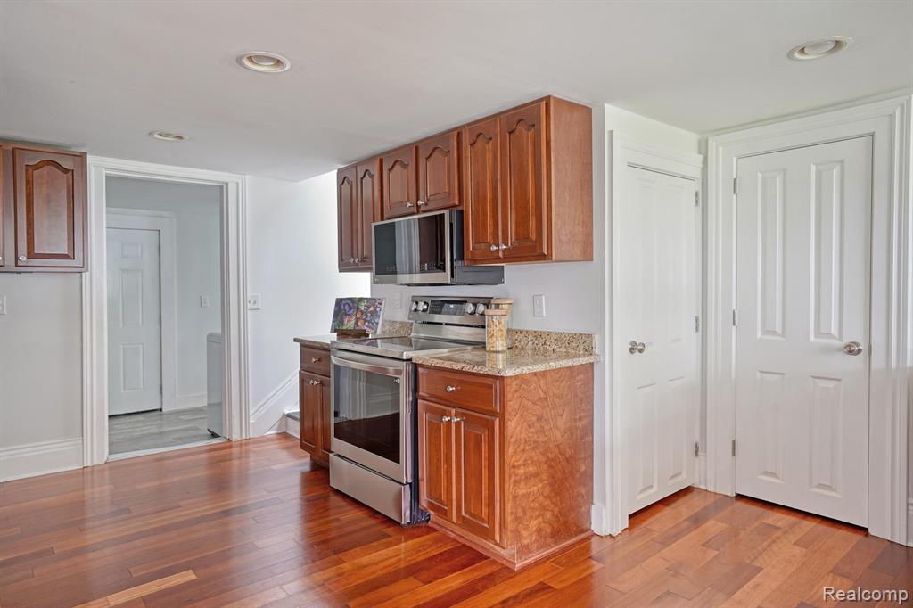 27740 Southpointe Road Grosse Ile, MI 48138 - Photo 12 of 24 Gallery Image 12