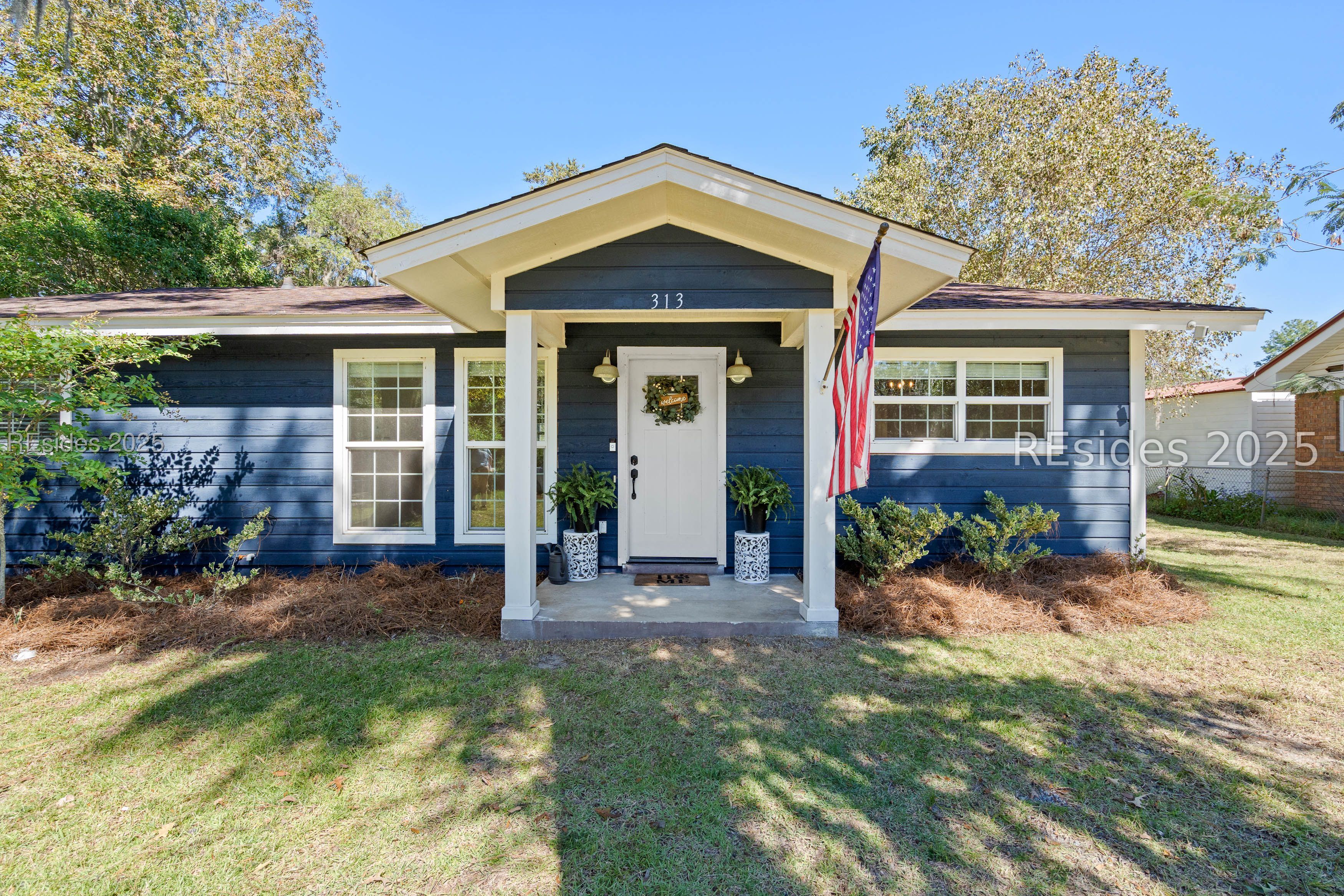 313 1st Avenue Ridgeland, SC 29936 - Photo 1 of 42