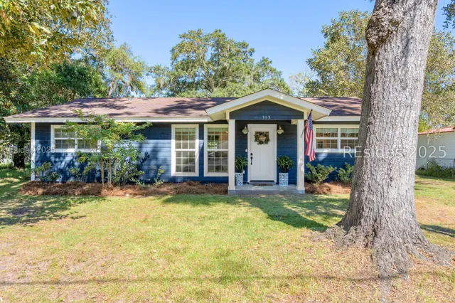$290,000 | 313 1st Avenue, Ridgeland, SC 29936