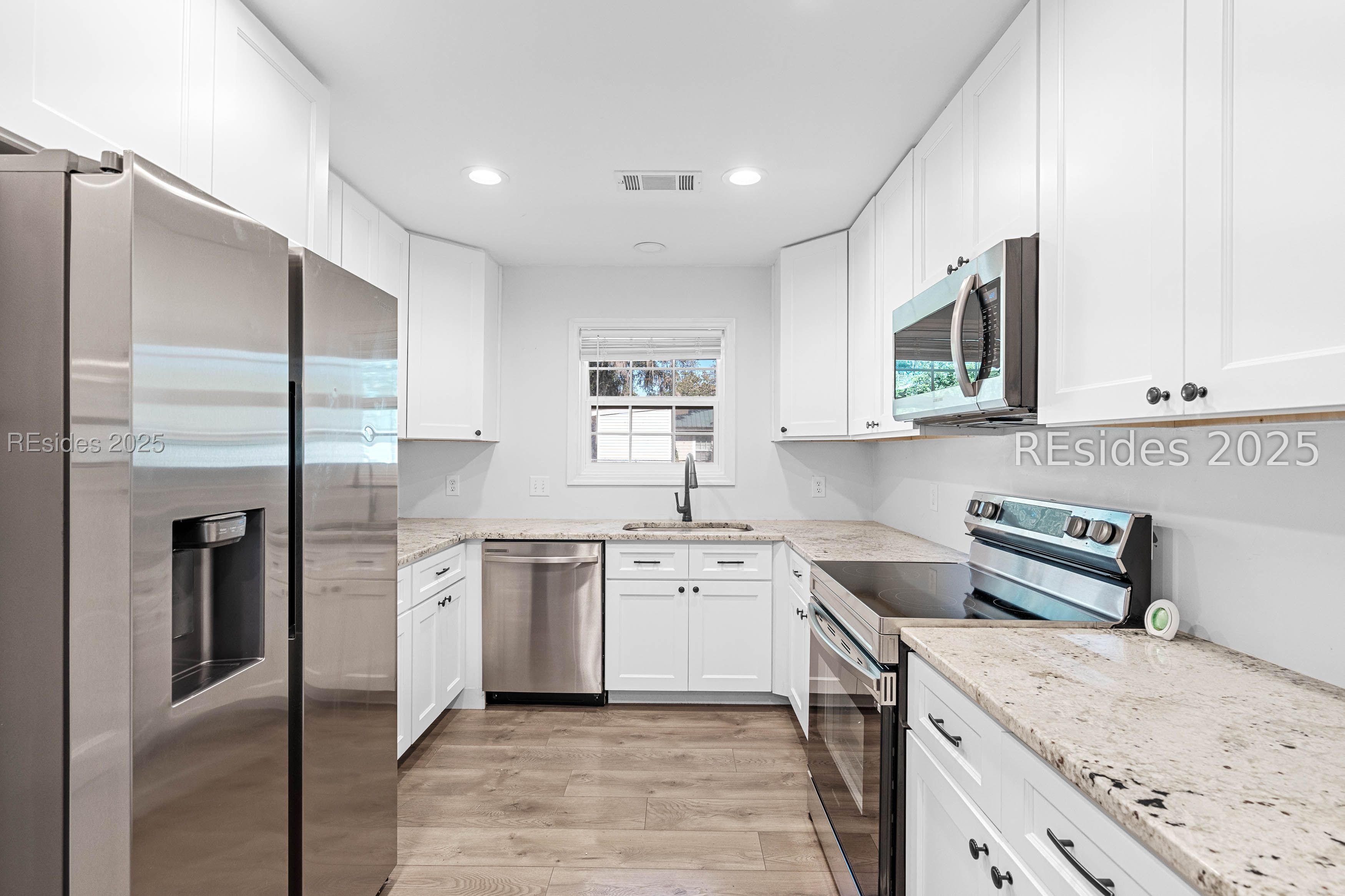 313 1st Avenue Ridgeland, SC 29936 - Photo 8 of 42