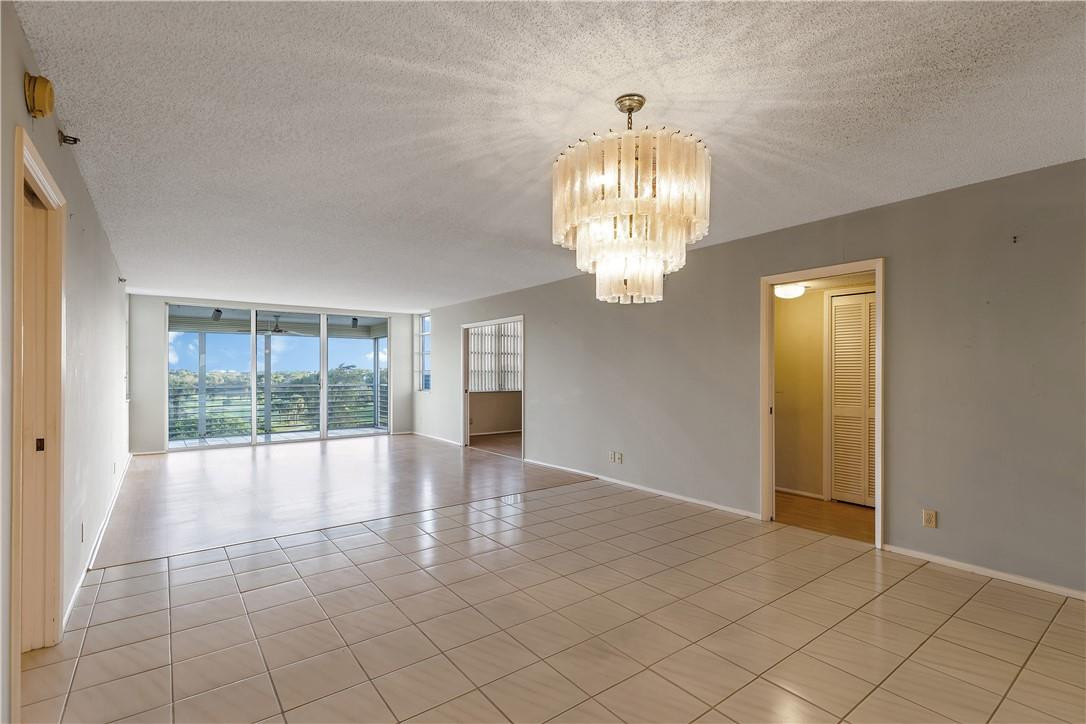 3520 Oaks Way, Unit 607 Pompano Beach, FL 33069 - Photo 7 of 31 Photo 7
