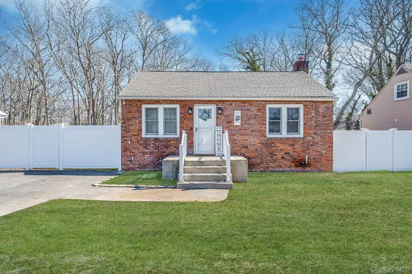 $479,990 | 77 Market Street, Mastic Beach, NY 11951