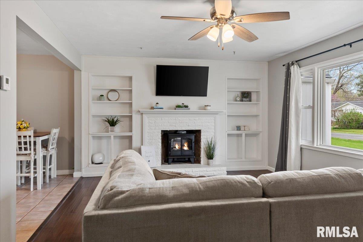 524 East Mill Street Rochester, IL 62563 - Photo 5 of 35