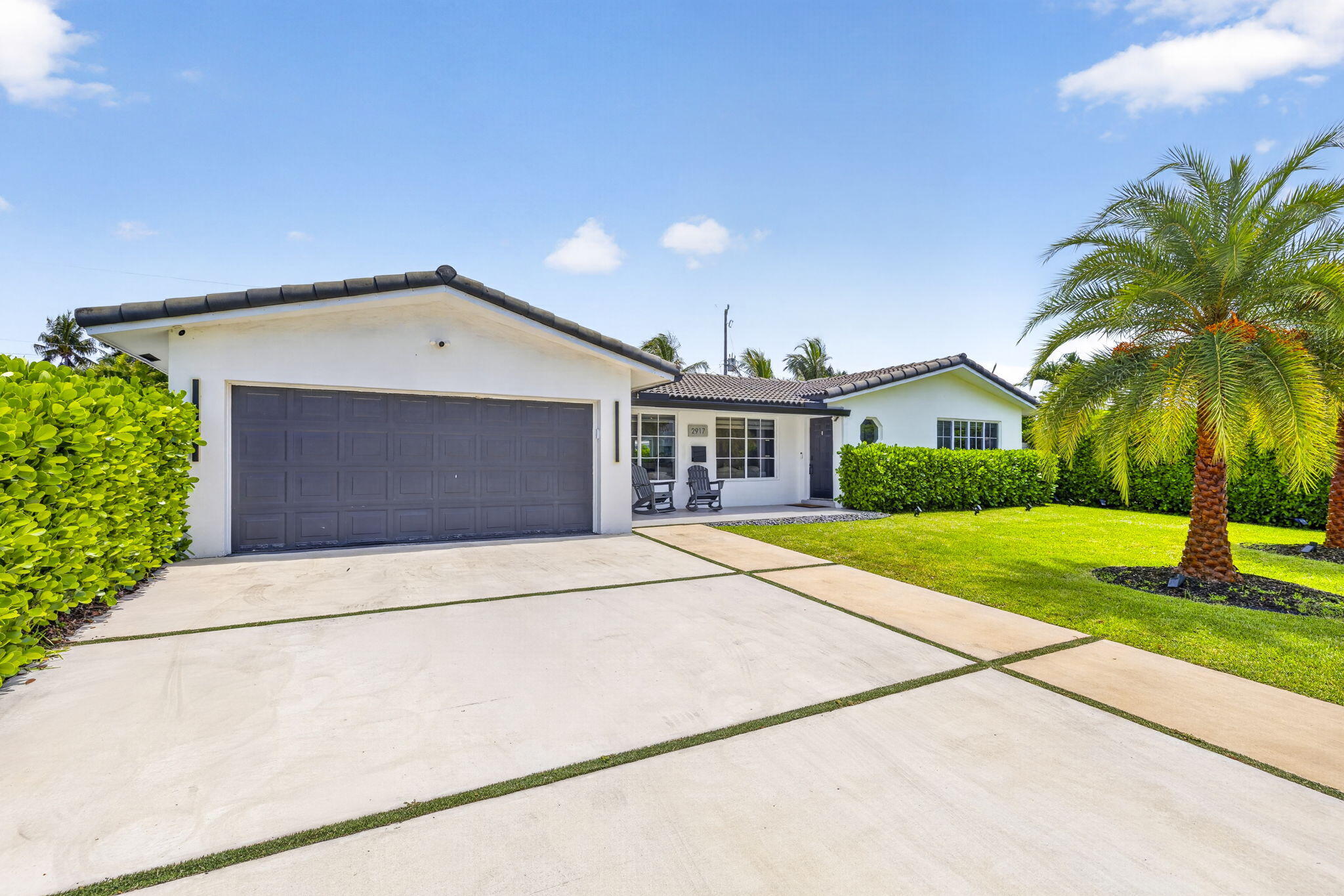 2917 Northeast 35th Court Lighthouse Point, FL 33064 - Photo 2 of 41 Gorgeous Property
