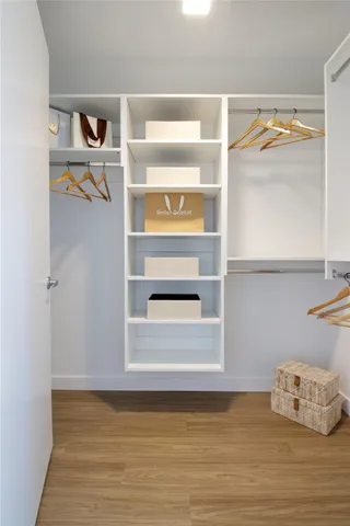 $7,450 | 333 Warner Avenue, Unit 414, Roslyn, NY 11577