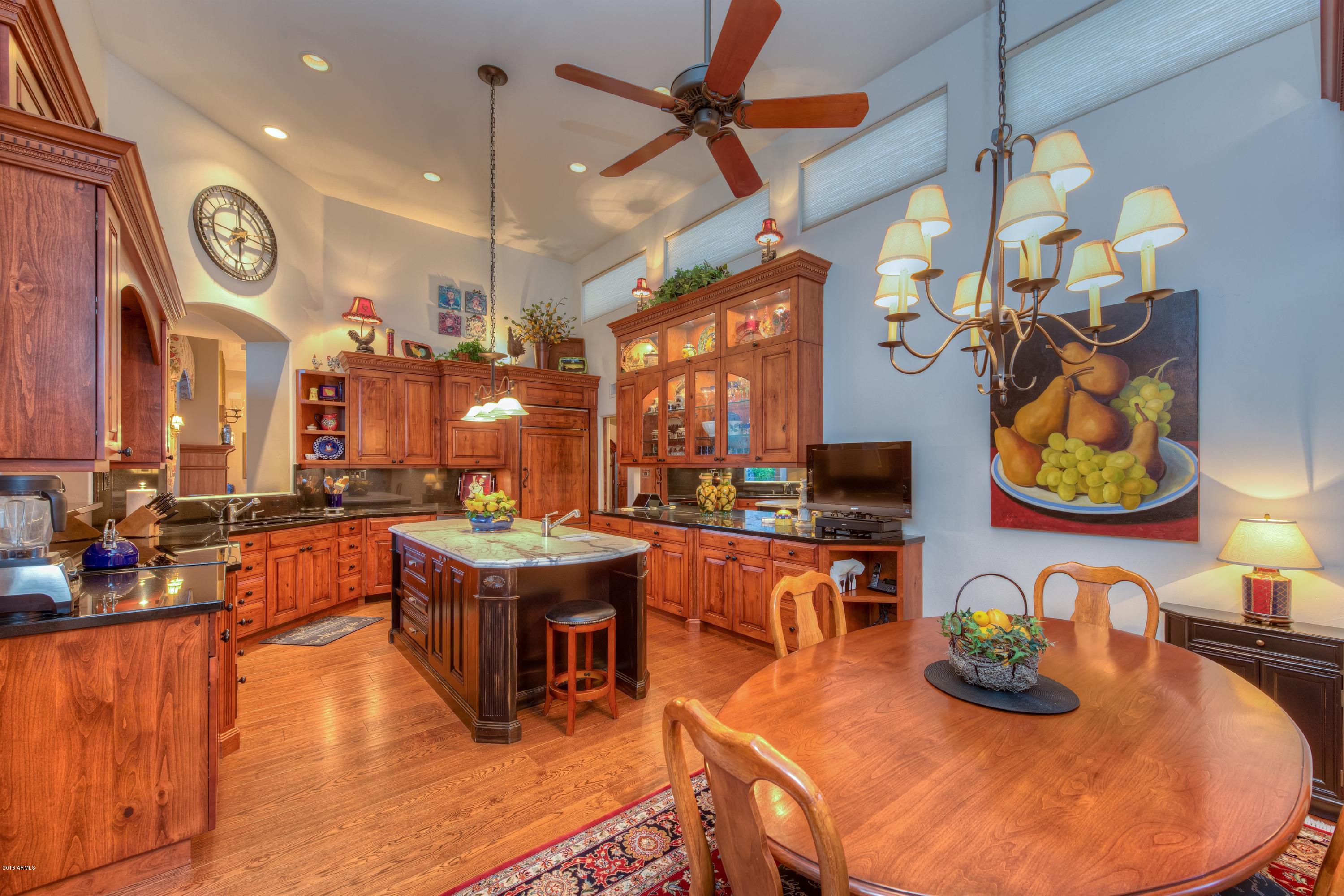 4450 East Camelback Road, Unit 9 Phoenix, AZ 85018 - Photo 19 of 41 021_Dining and Kitchen