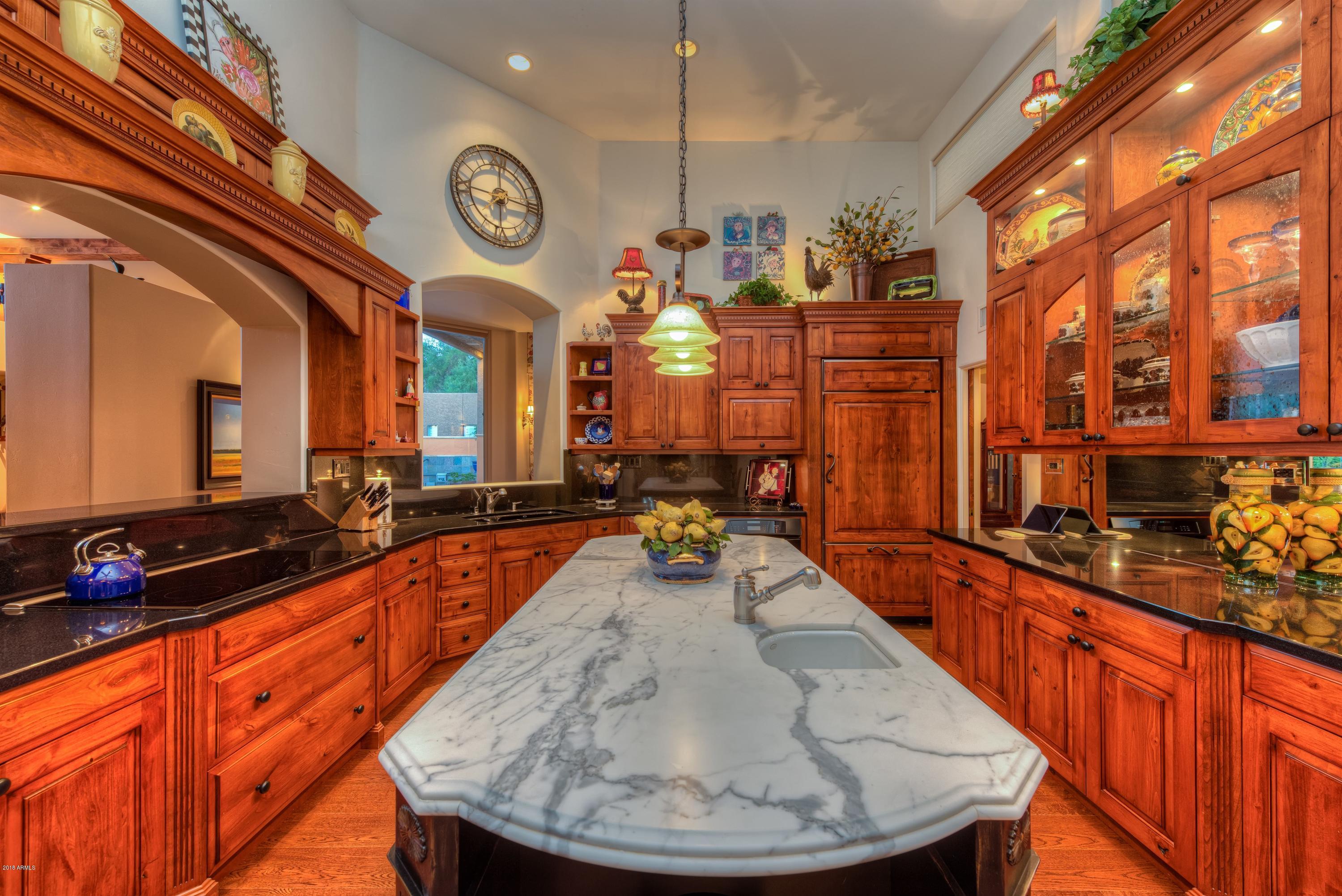 4450 East Camelback Road, Unit 9 Phoenix, AZ 85018 - Photo 23 of 41 025_Kitchen
