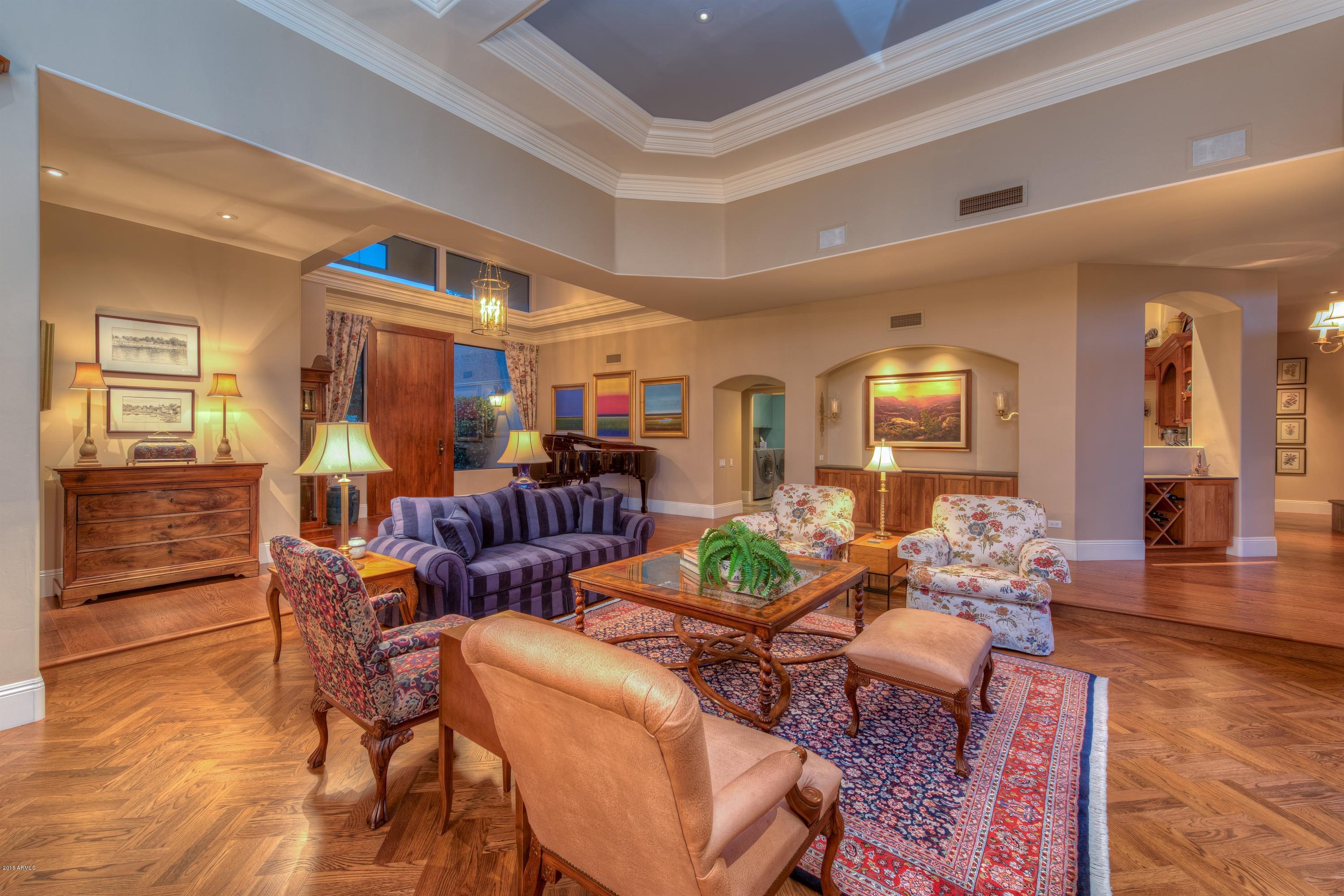 4450 East Camelback Road, Unit 9 Phoenix, AZ 85018 - Photo 8 of 41 010_Living Room