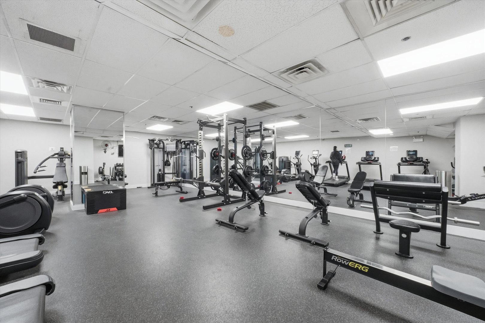 40 East 9th Street, Unit 1005 Chicago, IL 60605 - Photo 17 of 30 a view of a room with gym equipment