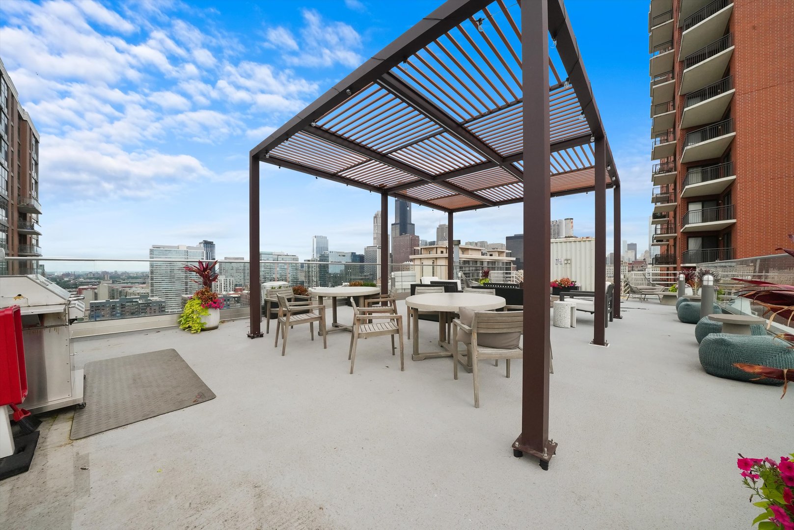 40 East 9th Street, Unit 1005 Chicago, IL 60605 - Photo 22 of 30 an outdoor space with furniture