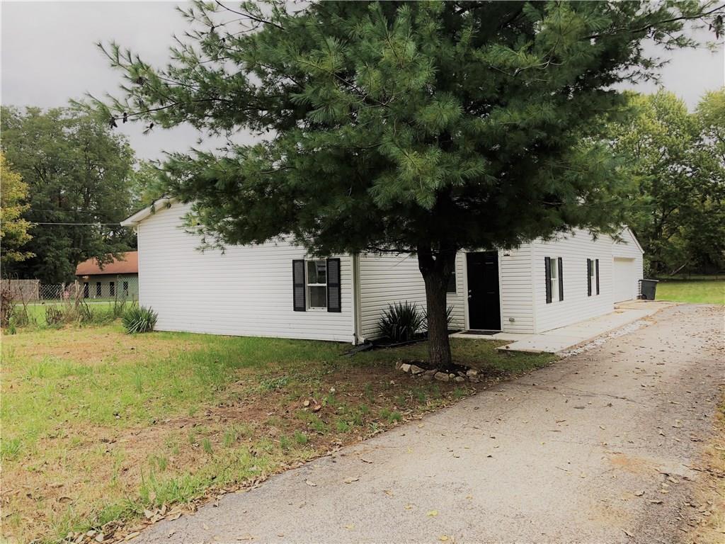 1569 North Raceway Road Indianapolis, IN 46234 - Photo 3 of 39 Gallery Image 3