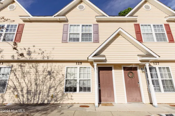 $1,075 | 125 Cornerstone Place, Jacksonville, NC 28546