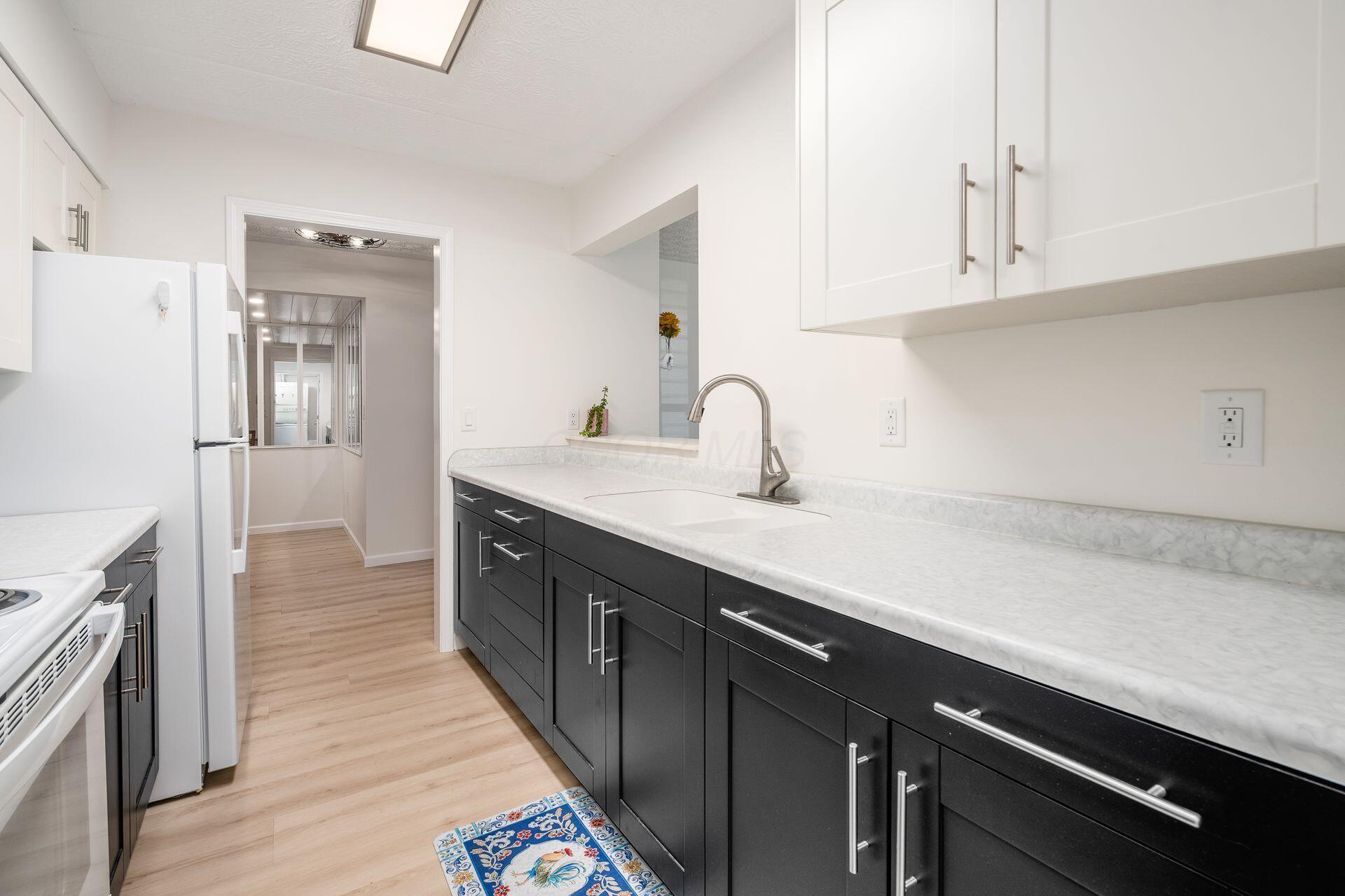 3967 Karl Road, Unit 121 Columbus, OH 43224 - Photo 7 of 27 Kitchen