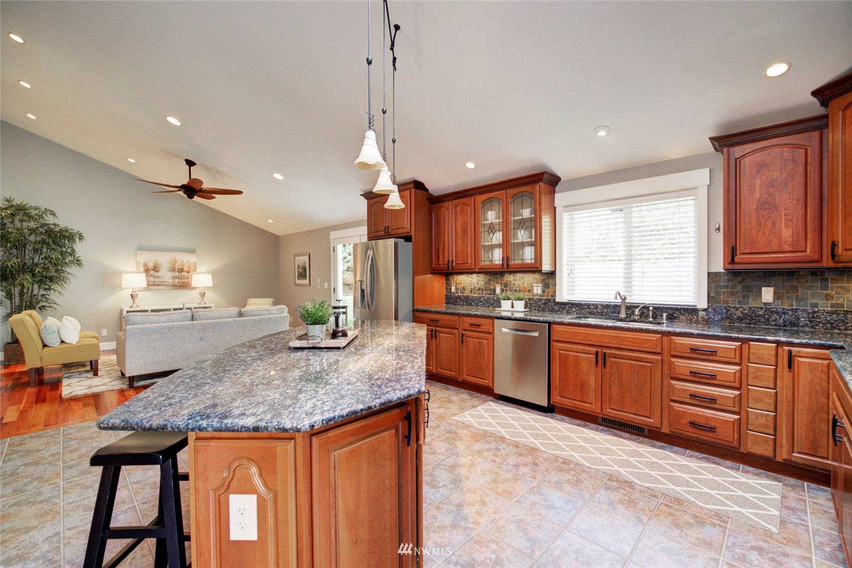 7112 Meadowdale Beach Road Edmonds, WA 98026 - Photo 13 of 40 Gallery Image 13