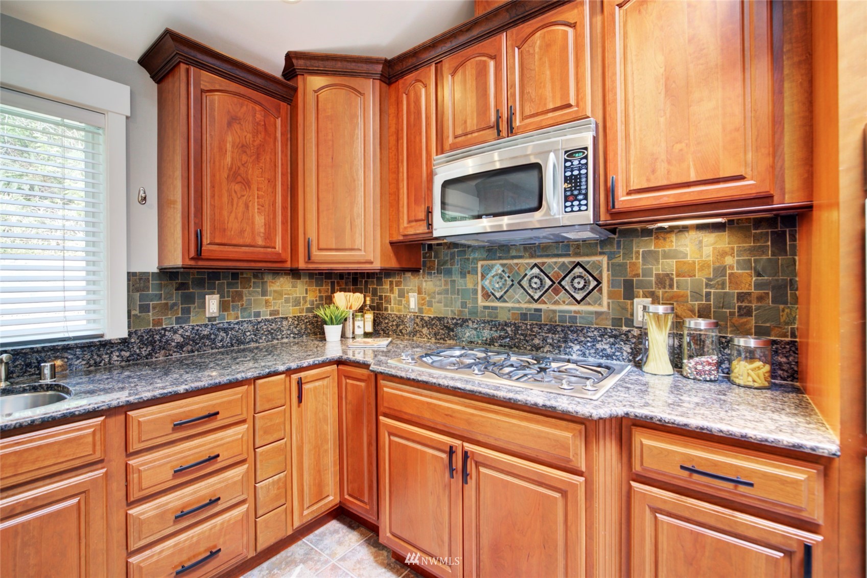 7112 Meadowdale Beach Road Edmonds, WA 98026 - Photo 14 of 40 Gallery Image 14