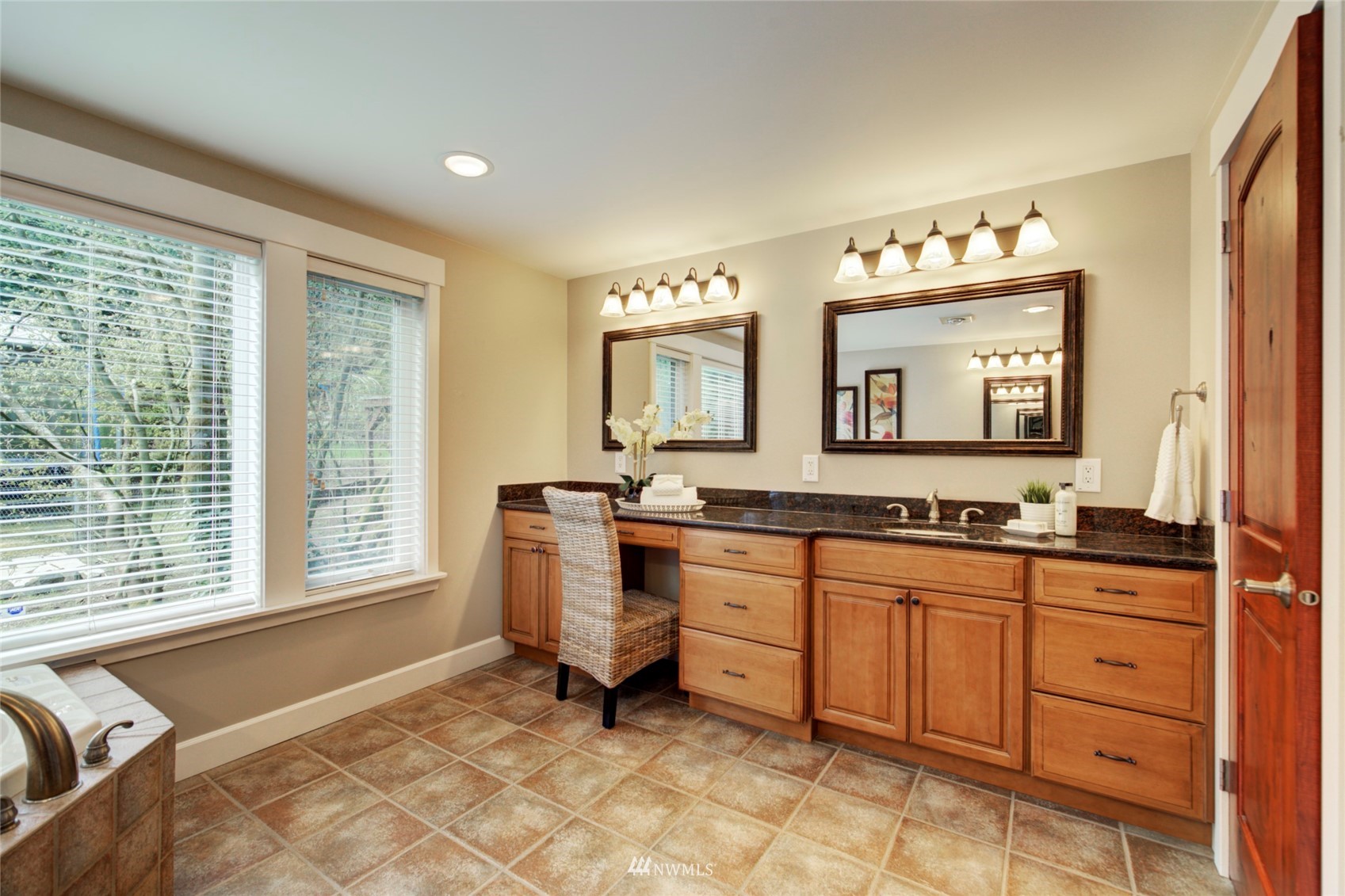 7112 Meadowdale Beach Road Edmonds, WA 98026 - Photo 21 of 40 Gallery Image 21