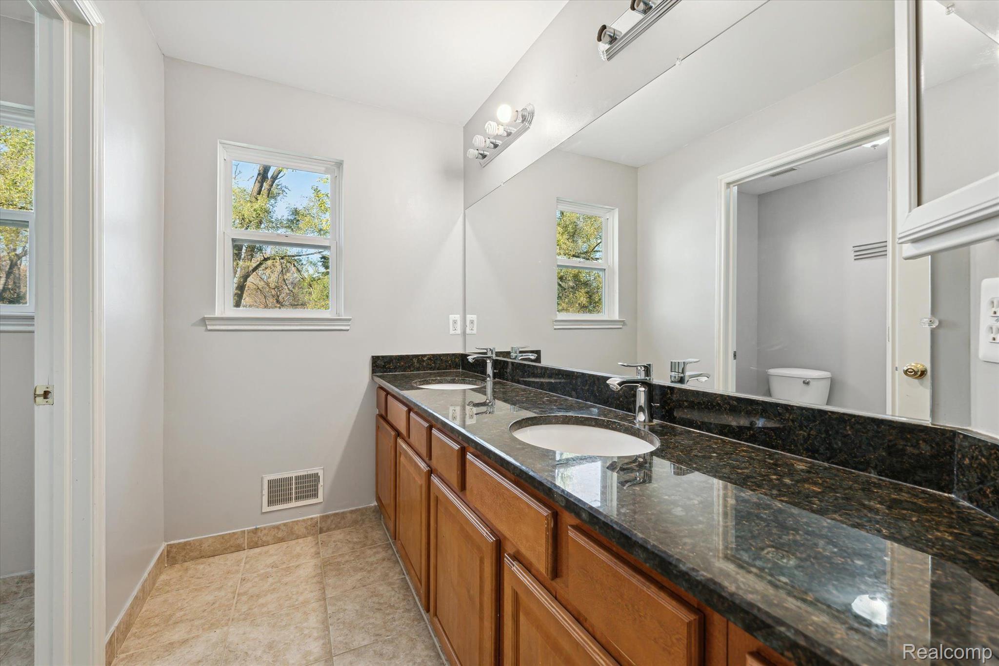 205 Eastlawn Drive Rochester, MI 48307 - Photo 26 of 46 Gallery Image 26