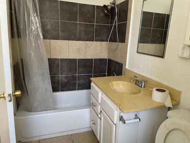 $950 | 1916 Claire Avenue, Unit D, Gretna, LA 70053