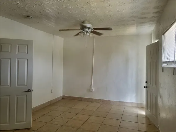 $950 | 1916 Claire Avenue, Unit D, Gretna, LA 70053