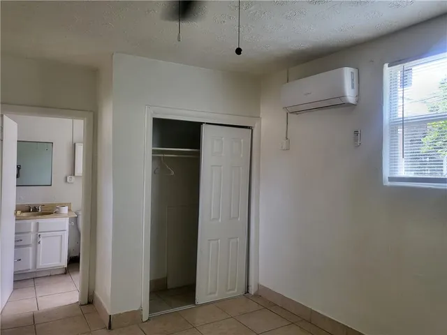 $950 | 1916 Claire Avenue, Unit D, Gretna, LA 70053