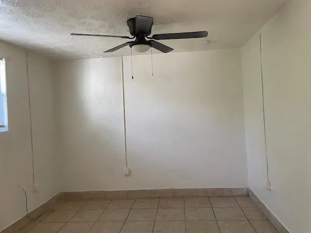 $950 | 1916 Claire Avenue, Unit D, Gretna, LA 70053