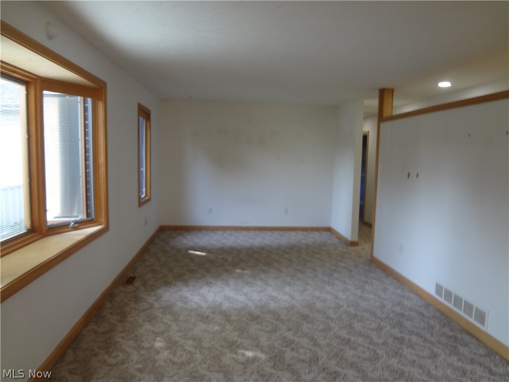 2722 Hallock Young Road Warren, OH 44481 - Photo 10 of 24 Gallery Image 10