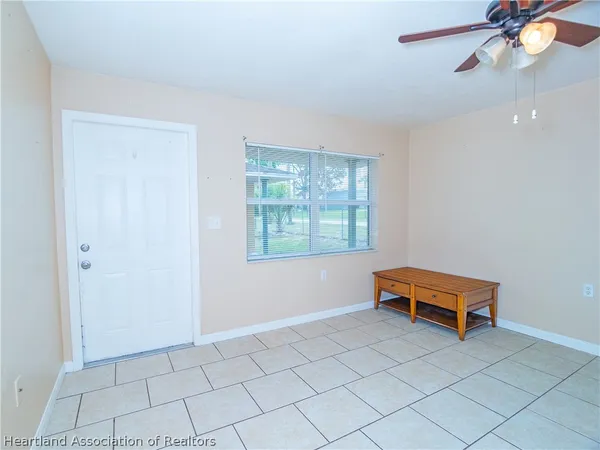 $900 | 733 Booker Avenue, Unit 4, Sebring, FL 33870