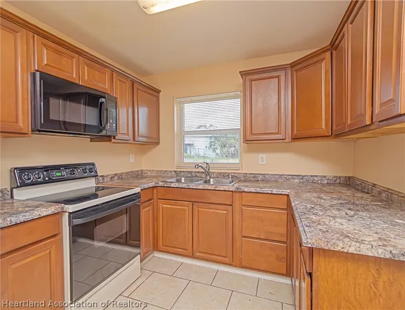 $900 | 733 Booker Avenue, Unit 4, Sebring, FL 33870