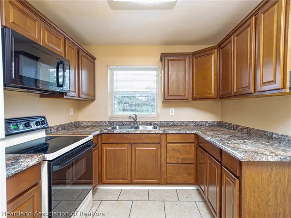 $900 | 733 Booker Avenue, Unit 4, Sebring, FL 33870