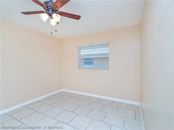 $900 | 733 Booker Avenue, Unit 4, Sebring, FL 33870
