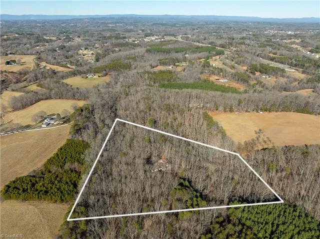 $549,900 | 273 Olde Pilot Trail, Pilot Mountain, NC 27041