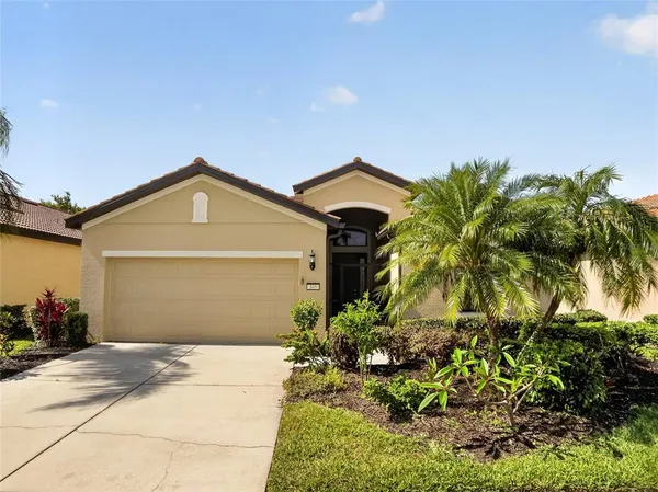 $399,500 | 348 Cedar Falls Drive, Apollo Beach, FL 33572