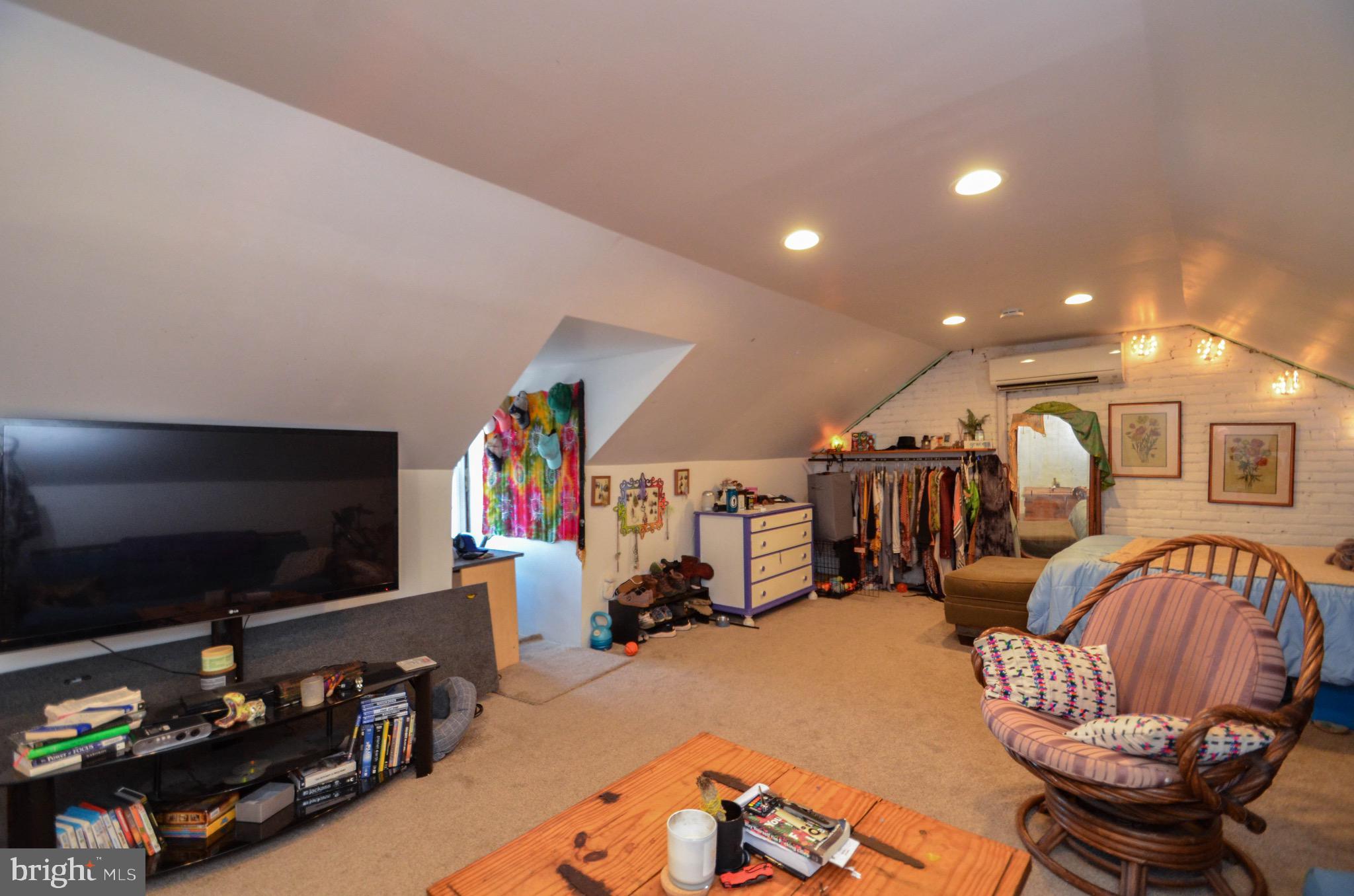 104 South Chestnut Street Bath, PA 18014 - Photo 12 of 25