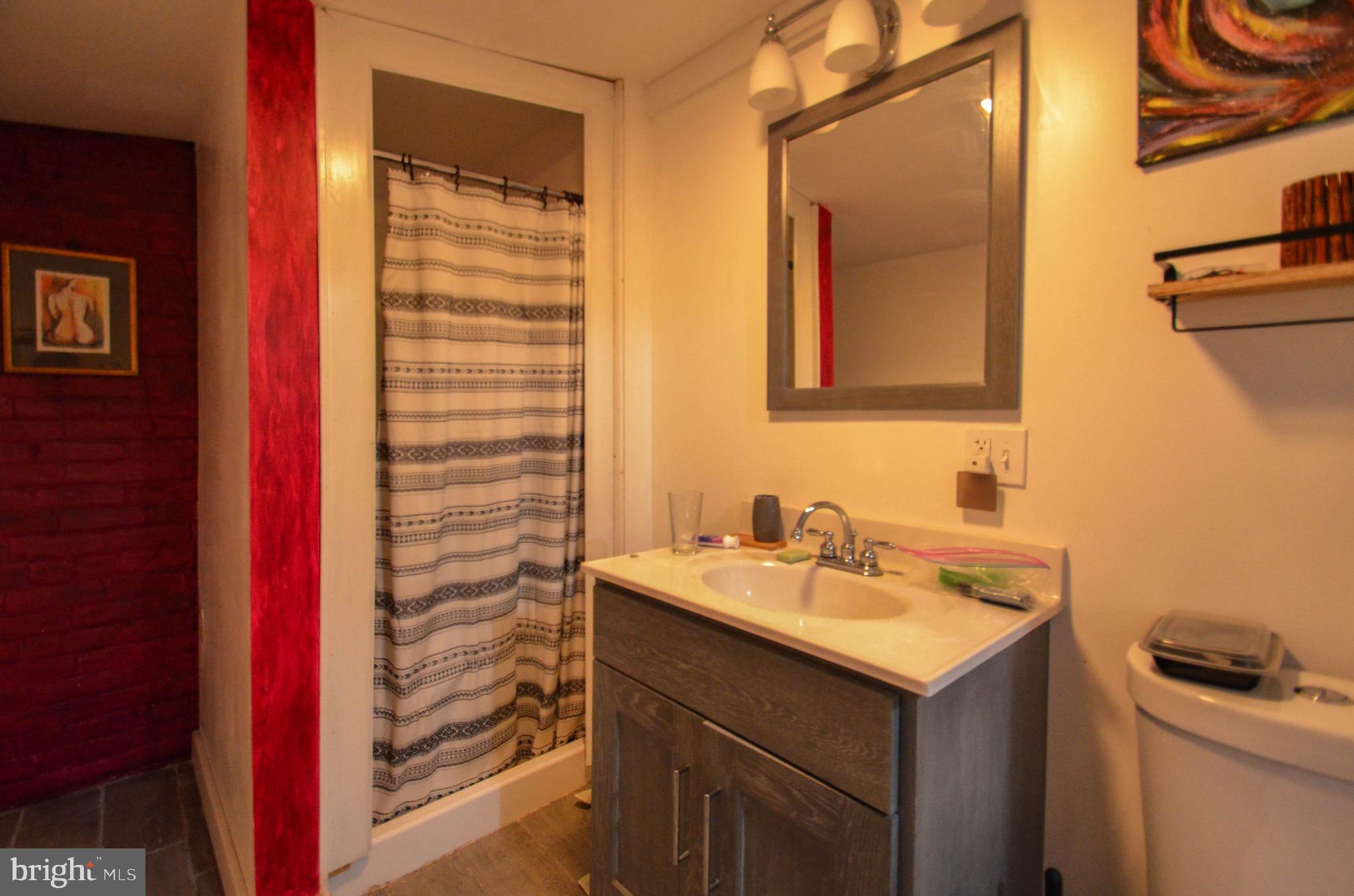 104 South Chestnut Street Bath, PA 18014 - Photo 19 of 25