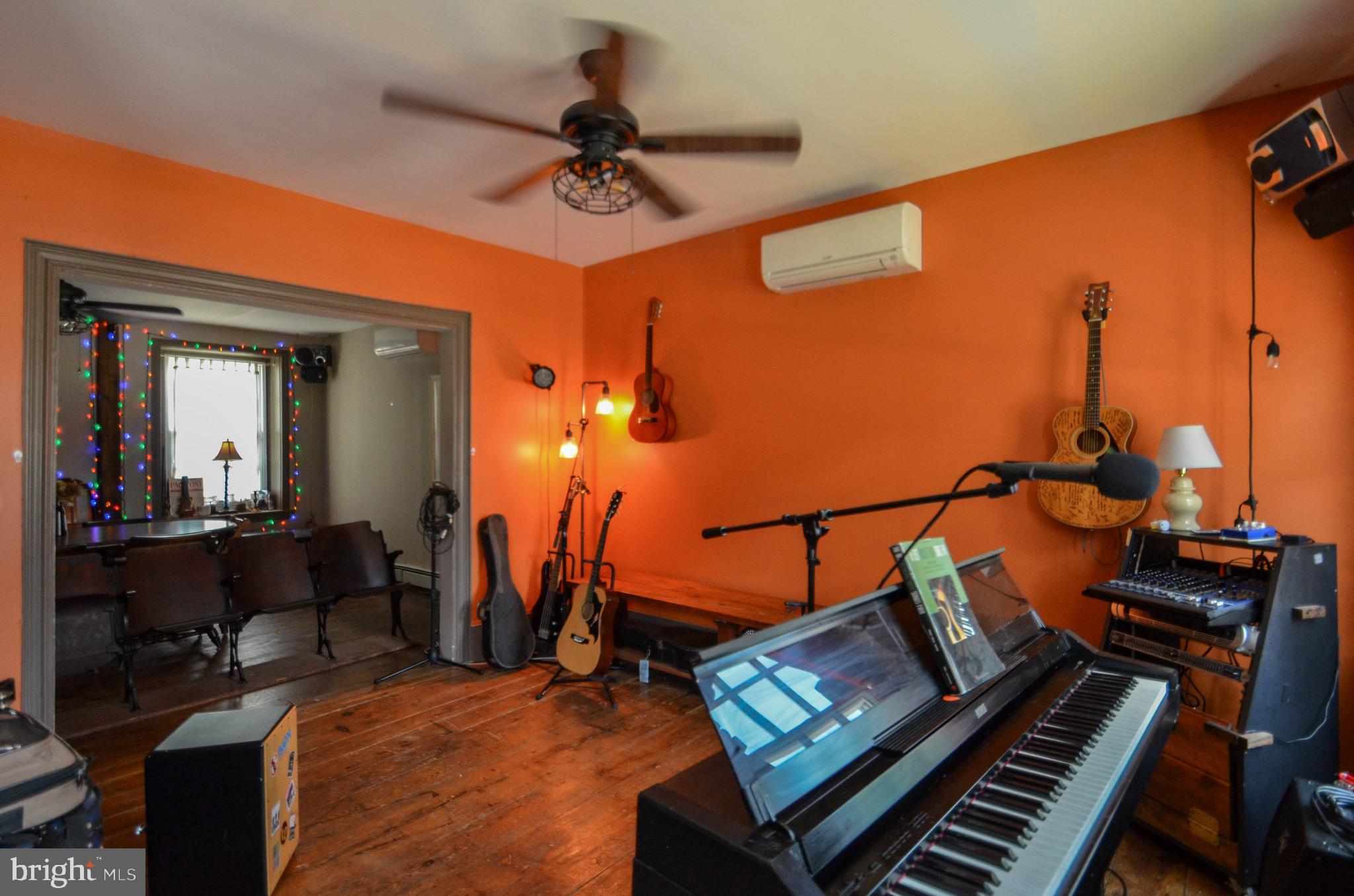 104 South Chestnut Street Bath, PA 18014 - Photo 4 of 25