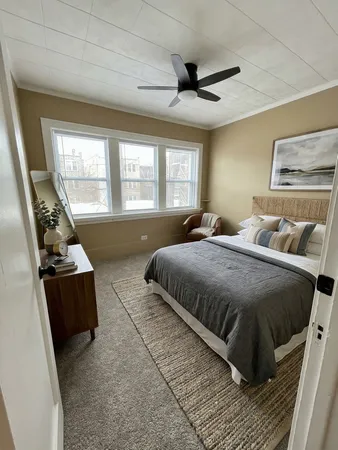 $2,340 | 6246 North Oakley Avenue, Unit 2, Chicago, IL 60659