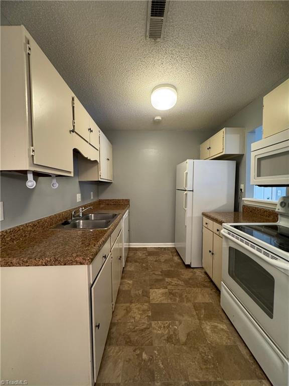 5661 Hornaday Road, Unit H Greensboro, NC 27409 - Photo 13 of 24