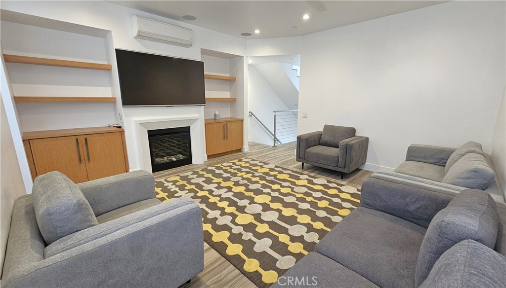 237 1st Street Huntington Beach, CA 92648 - Photo 18 of 24