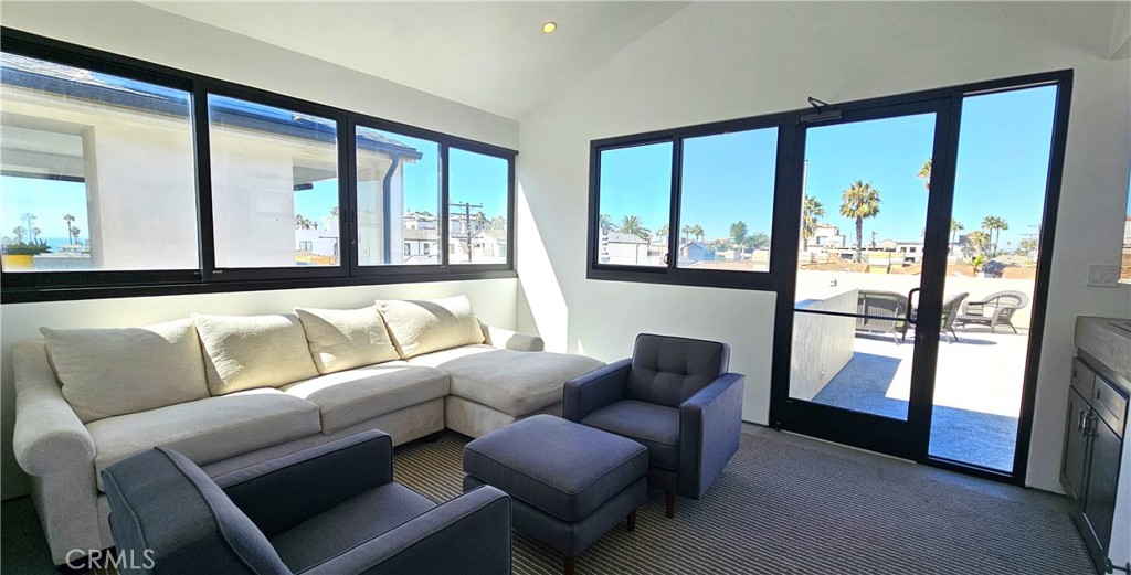 237 1st Street Huntington Beach, CA 92648 - Photo 21 of 24