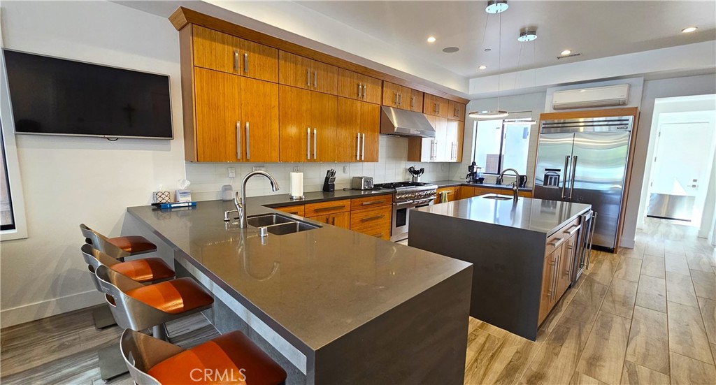 237 1st Street Huntington Beach, CA 92648 - Photo 9 of 24