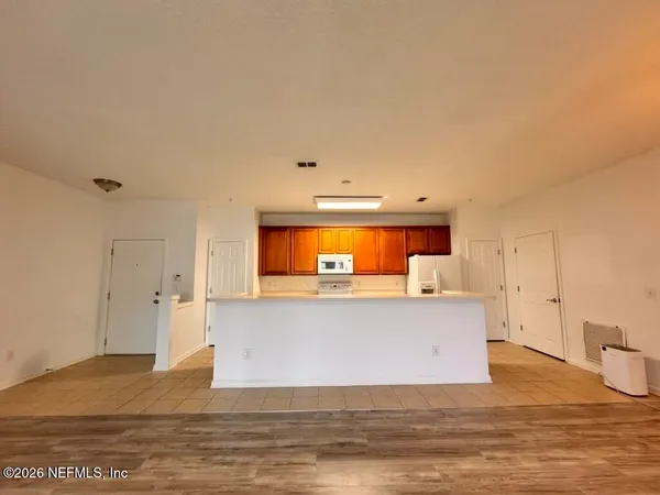 $1,825 | 13364 Beach Boulevard, Unit 525, Jacksonville, FL 32224