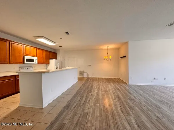 $1,825 | 13364 Beach Boulevard, Unit 525, Jacksonville, FL 32224