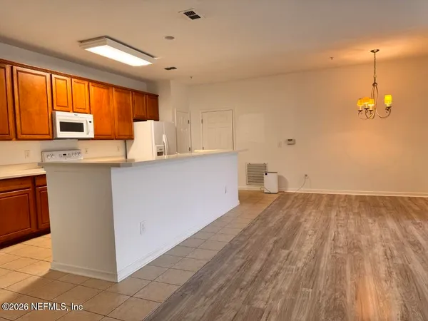 $1,825 | 13364 Beach Boulevard, Unit 525, Jacksonville, FL 32224