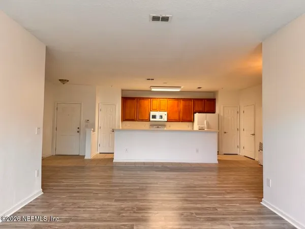$1,825 | 13364 Beach Boulevard, Unit 525, Jacksonville, FL 32224